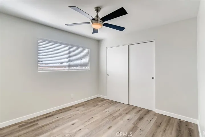 Light and bright secondary room.