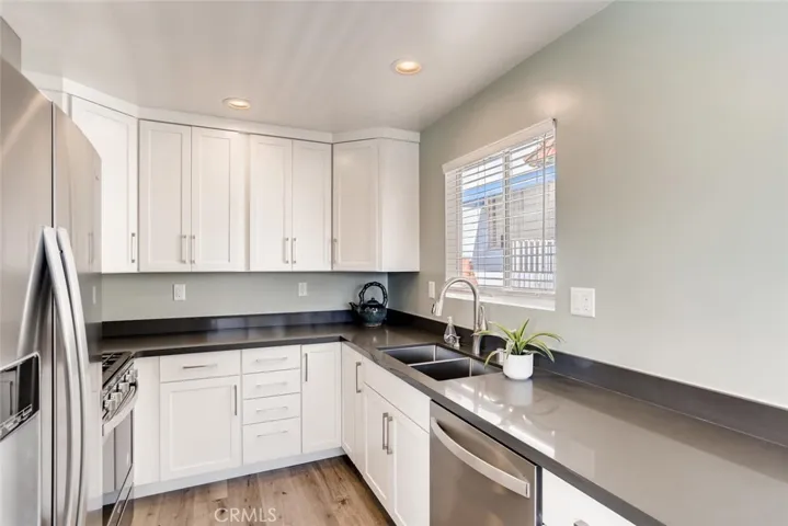 Quartz counters, soft close drawers and dishwasher.
