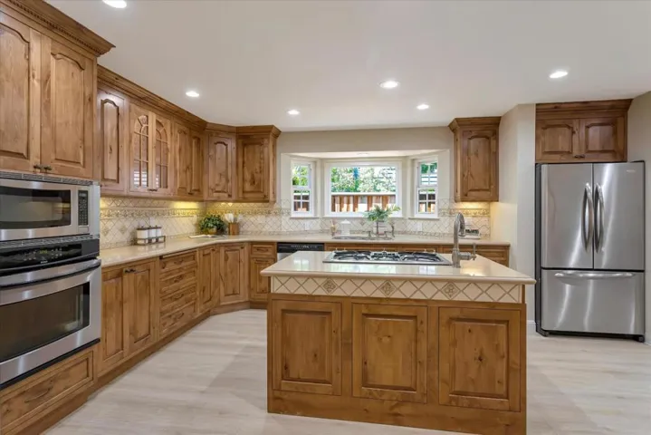 795 Glenborough Drive, Mountain View, California 94041