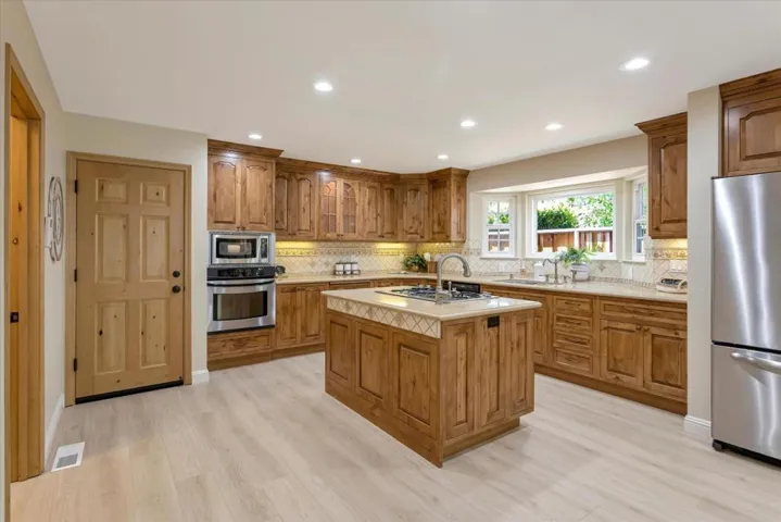 795 Glenborough Drive, Mountain View, California 94041