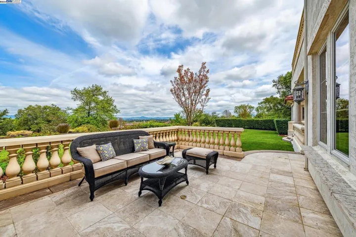 1686 Via Di Salerno, Pleasanton, California 94566