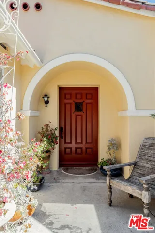 1437 E Mountain Street, Glendale, California 91207