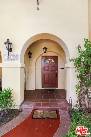 1437 E Mountain Street, Glendale, California 91207