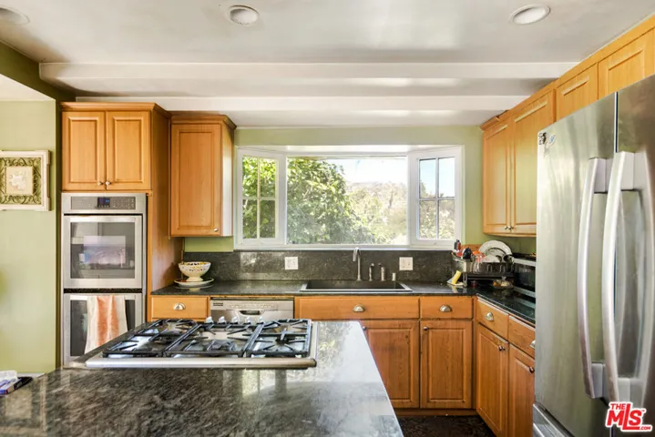 1437 E Mountain Street, Glendale, California 91207