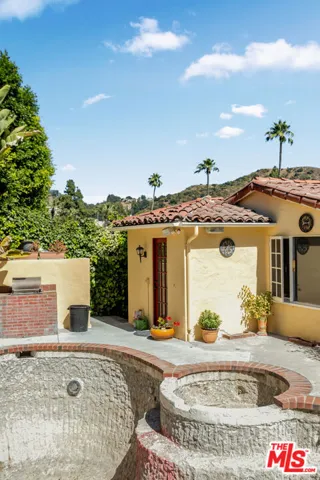 1437 E Mountain Street, Glendale, California 91207