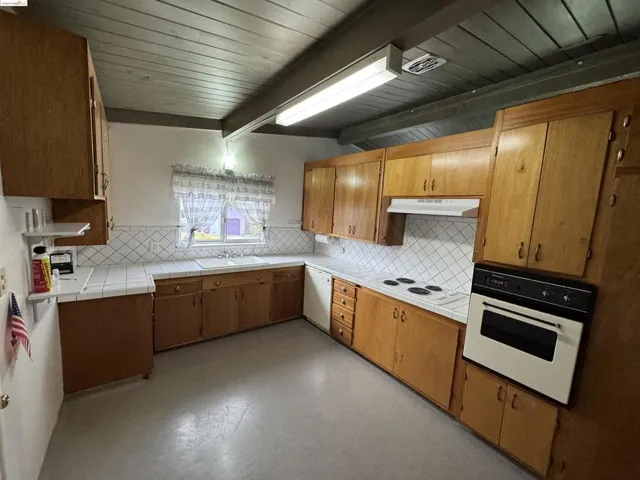 3283 Naomi Drive, Hayward, California 94541