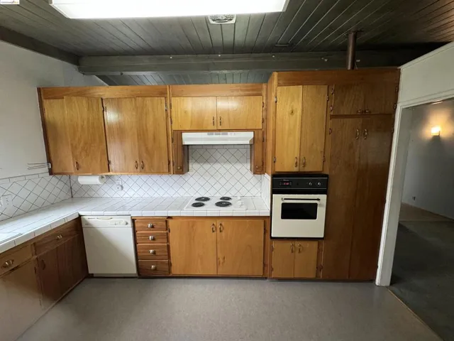 3283 Naomi Drive, Hayward, California 94541