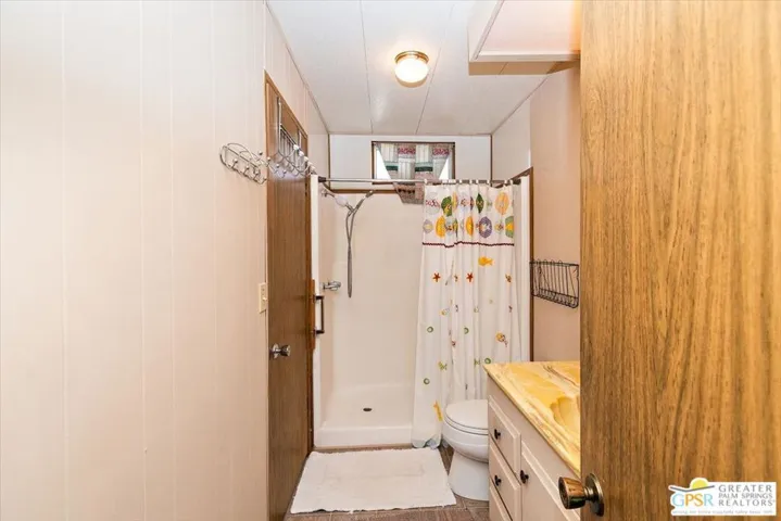 2nd Bathroom