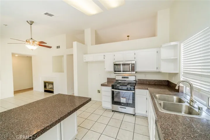 916 Lexington Street, Hemet, California 92545