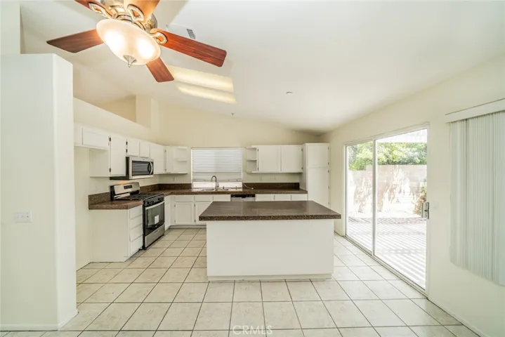 916 Lexington Street, Hemet, California 92545