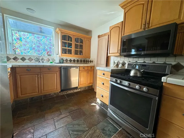 76 Oceanside Drive, Daly City, California 94015