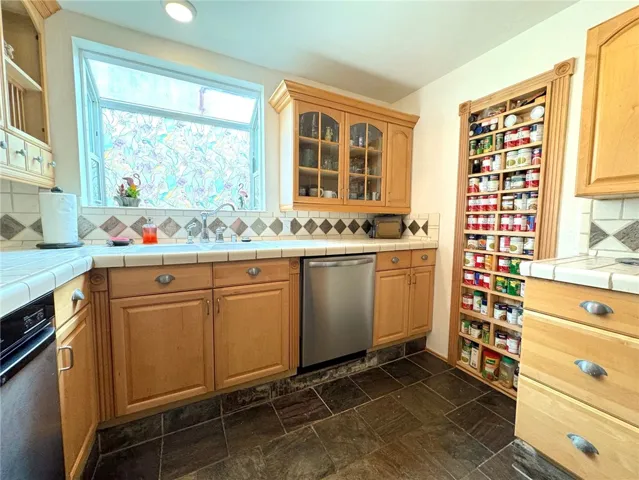 76 Oceanside Drive, Daly City, California 94015