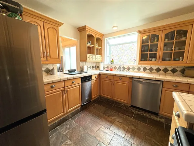 76 Oceanside Drive, Daly City, California 94015