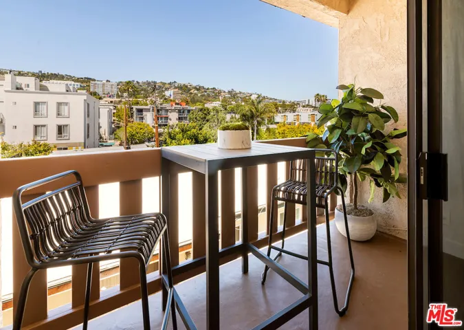 832 Palm Avenue 306, West Hollywood, California 90069