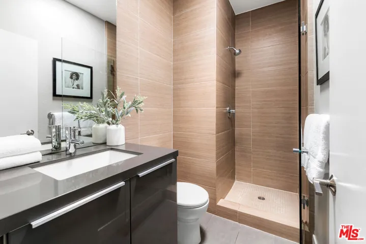 832 Palm Avenue 306, West Hollywood, California 90069