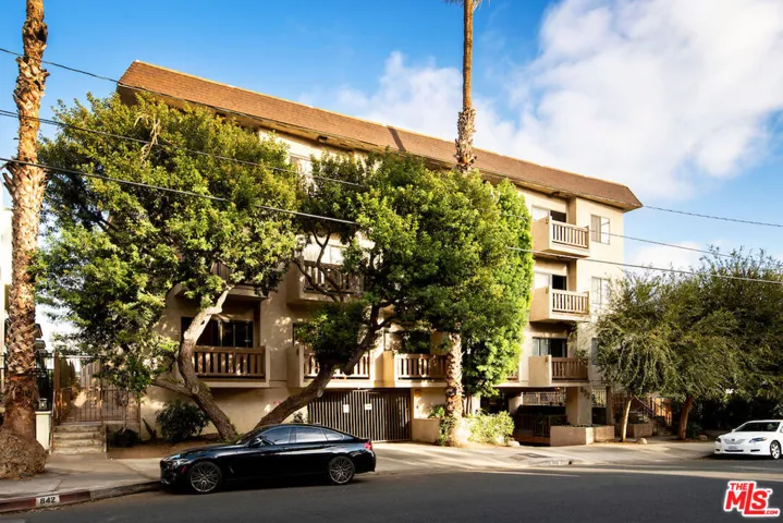 832 Palm Avenue 306, West Hollywood, California 90069