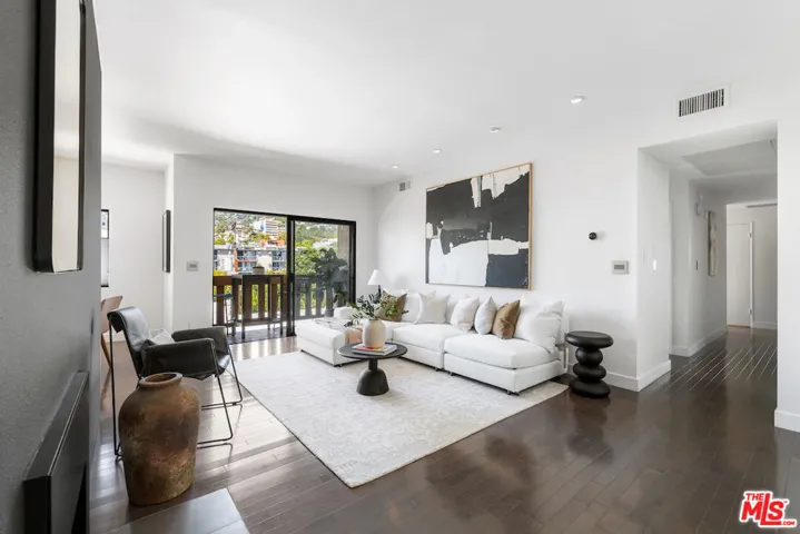 832 Palm Avenue 306, West Hollywood, California 90069