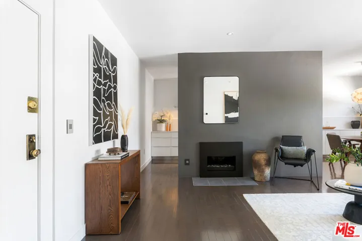 832 Palm Avenue 306, West Hollywood, California 90069