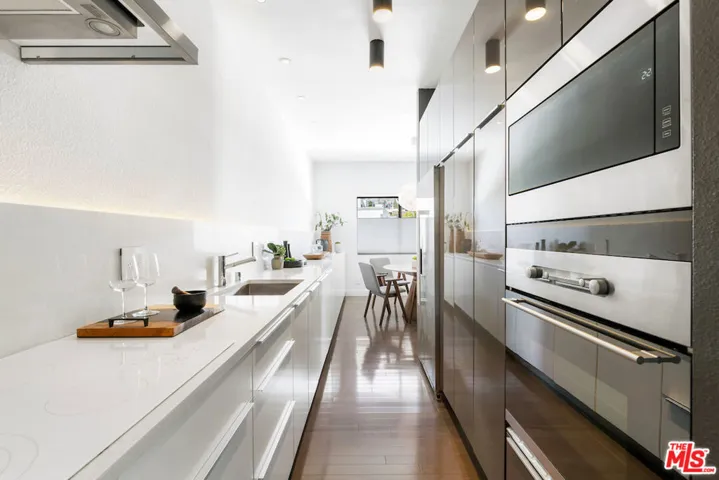 832 Palm Avenue 306, West Hollywood, California 90069
