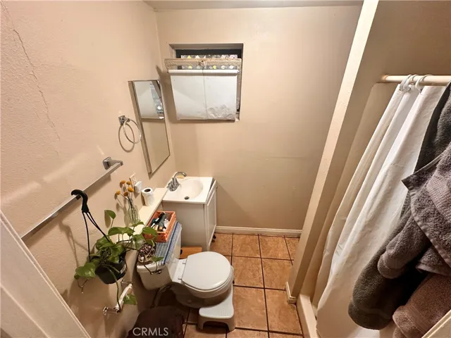 Unit A bathroom