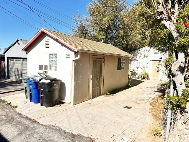 2696 Fair Oaks Avenue, Altadena, California 91001