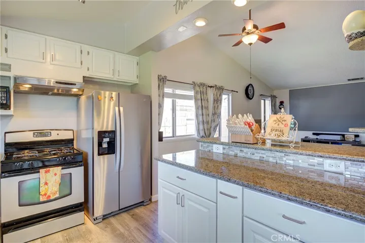 910 W North Avenue, Lompoc, California 93436