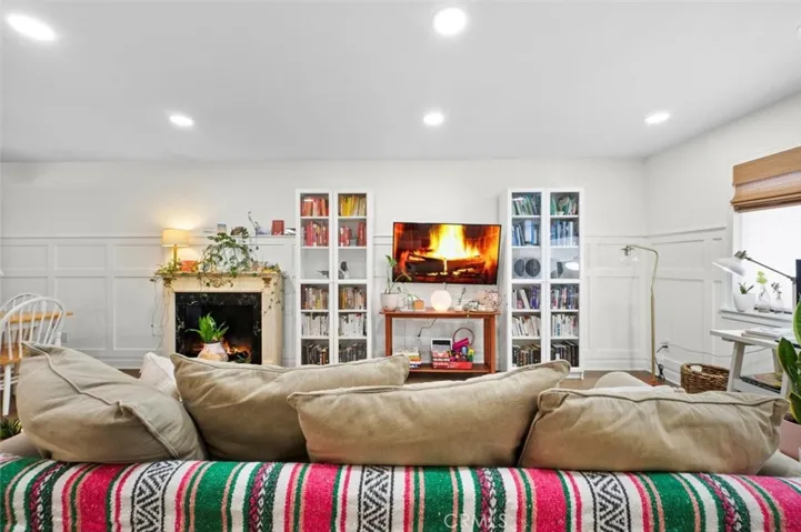 8414 Columbus Avenue 1, North Hills, California 91343