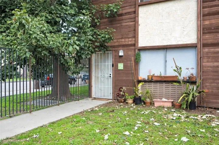 8414 Columbus Avenue 1, North Hills, California 91343