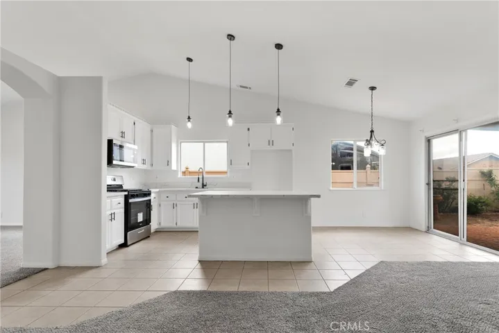 13591 Thistle Street, Victorville, California 92392
