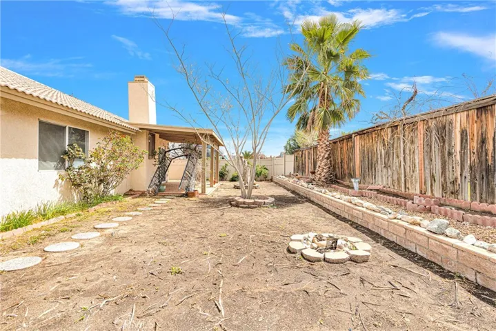 13591 Thistle Street, Victorville, California 92392