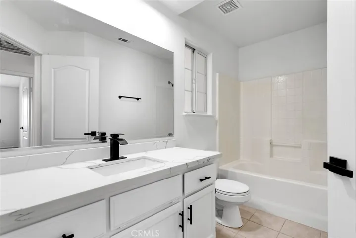 13591 Thistle Street, Victorville, California 92392