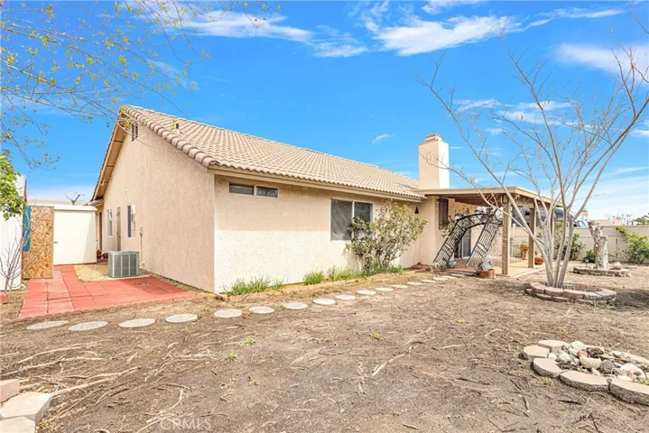 13591 Thistle Street, Victorville, California 92392