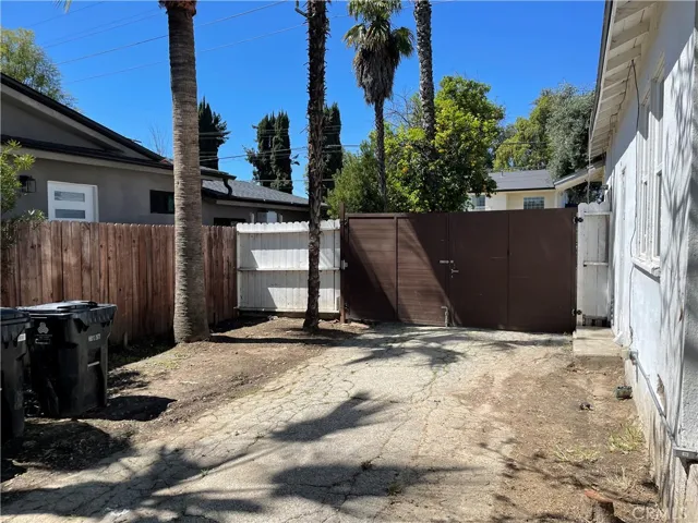 7428 Vanalden Avenue, Reseda, California 91335