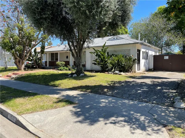 7428 Vanalden Avenue, Reseda, California 91335