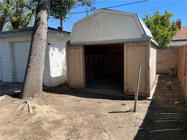 7428 Vanalden Avenue, Reseda, California 91335