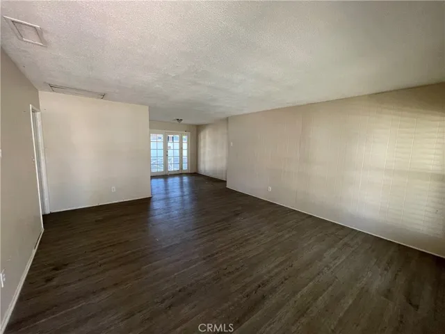 7428 Vanalden Avenue, Reseda, California 91335