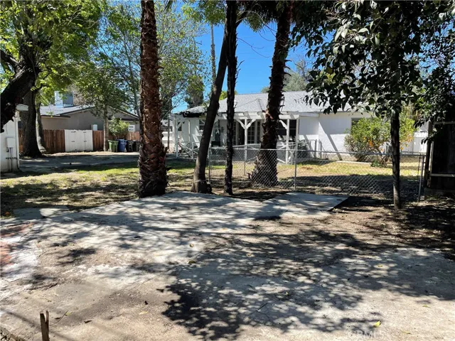 7428 Vanalden Avenue, Reseda, California 91335