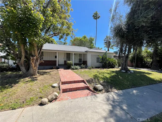 7428 Vanalden Avenue, Reseda, California 91335