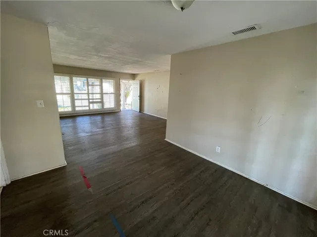 7428 Vanalden Avenue, Reseda, California 91335