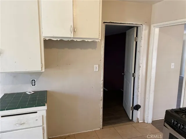 7428 Vanalden Avenue, Reseda, California 91335