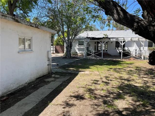 7428 Vanalden Avenue, Reseda, California 91335