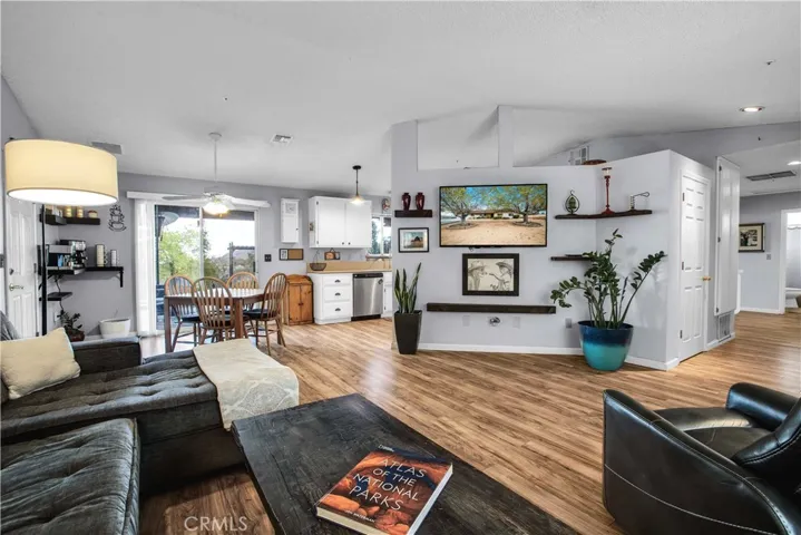 6623 San Angelo Avenue, Joshua Tree, California 92252