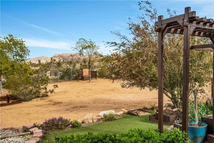 6623 San Angelo Avenue, Joshua Tree, California 92252