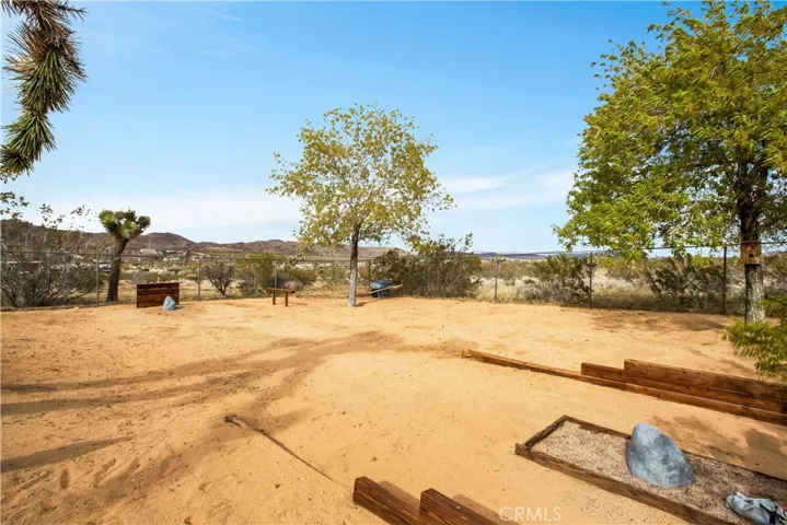 6623 San Angelo Avenue, Joshua Tree, California 92252