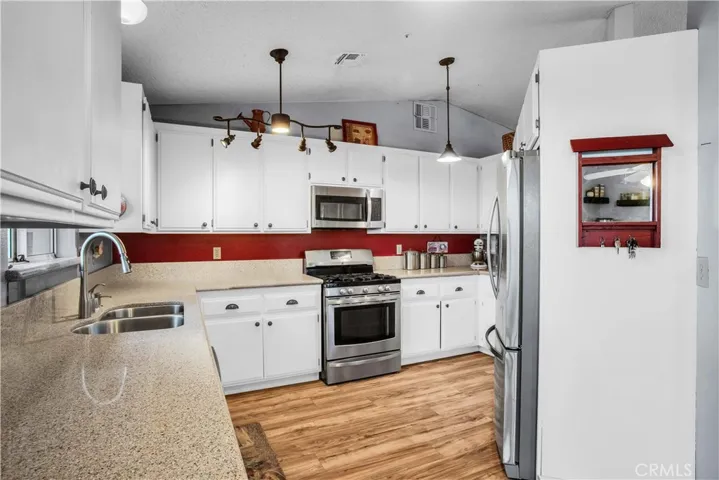 6623 San Angelo Avenue, Joshua Tree, California 92252