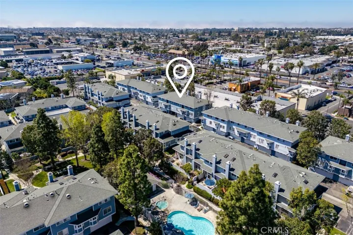 19125 Beachcrest Ln B, Huntington Beach, California 92646