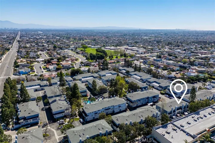 19125 Beachcrest Ln B, Huntington Beach, California 92646