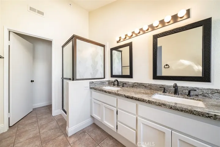 19125 Beachcrest Ln B, Huntington Beach, California 92646