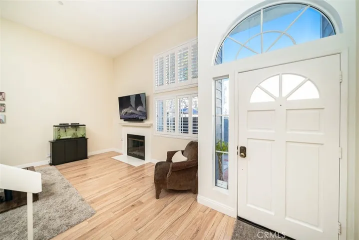 19125 Beachcrest Ln B, Huntington Beach, California 92646