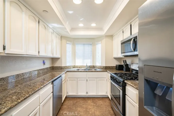 19125 Beachcrest Ln B, Huntington Beach, California 92646